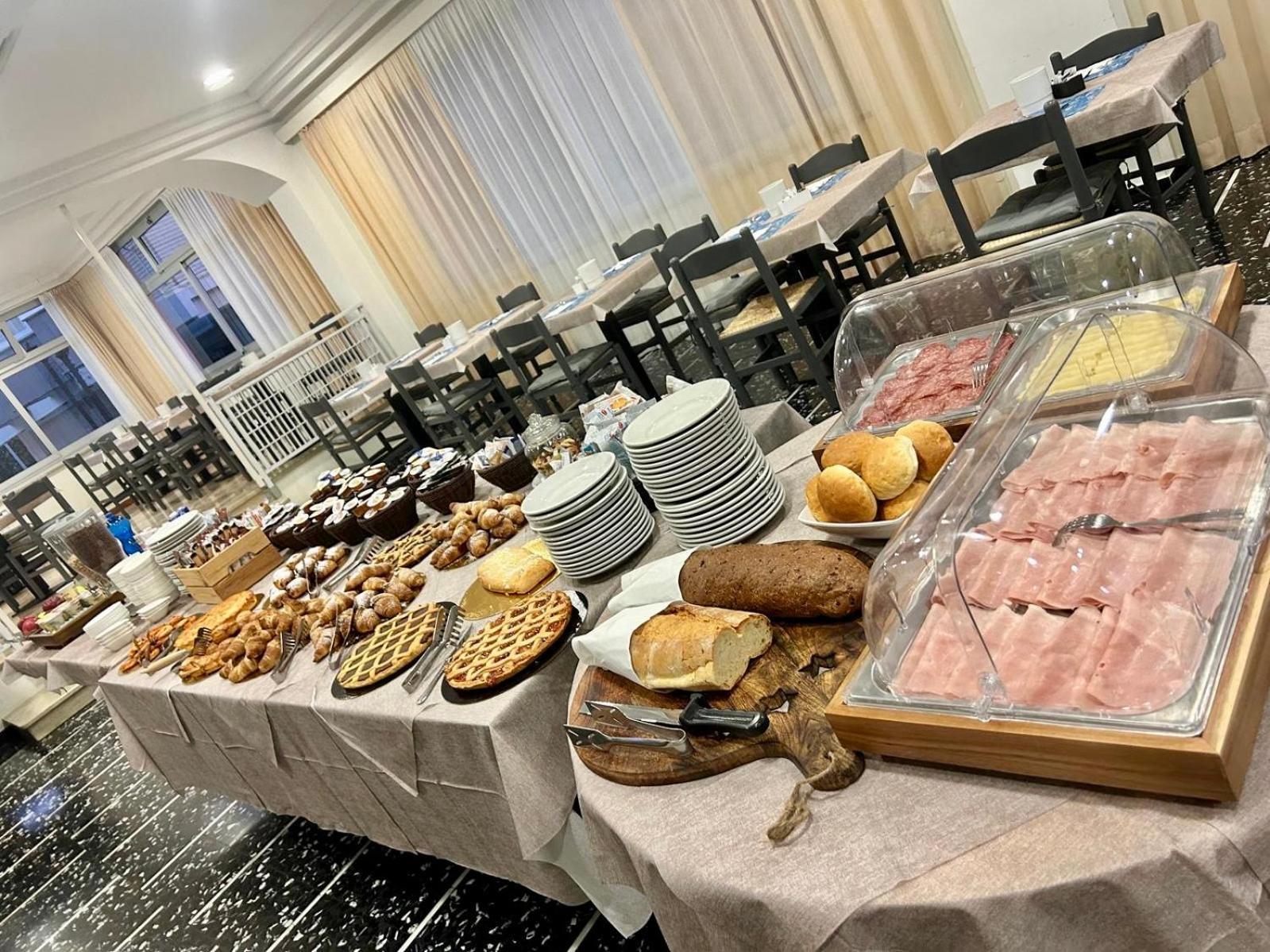 Hotel D'Annunzio Cattolica Extérieur photo